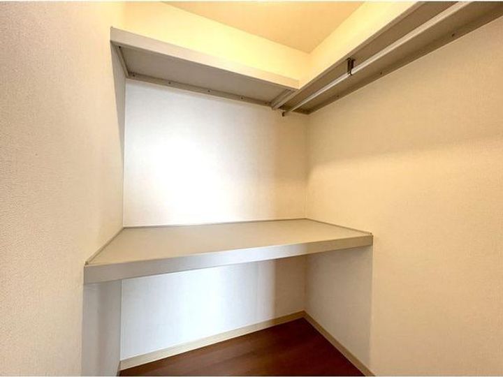 エル・シャロームの内装