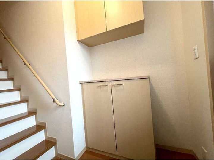 エル・シャロームの玄関