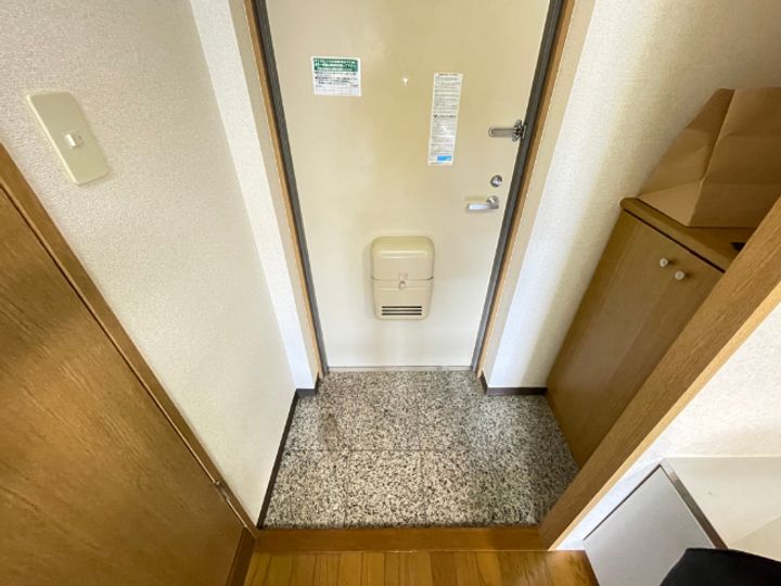 プレジールの玄関