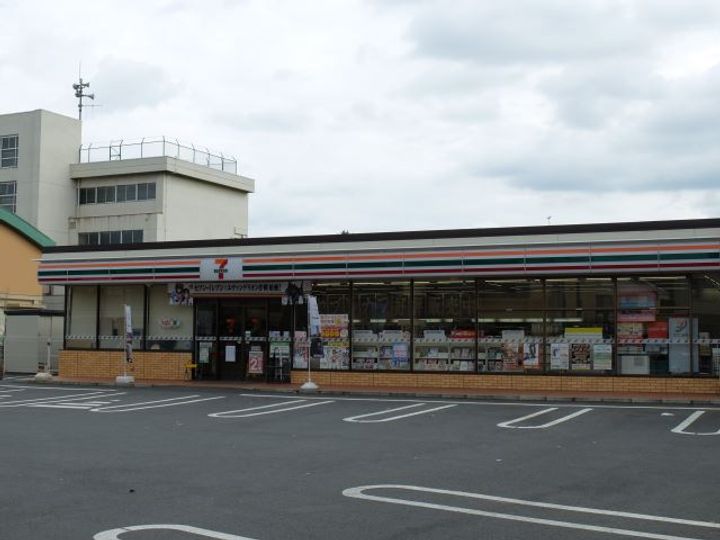 ハマコートの周辺