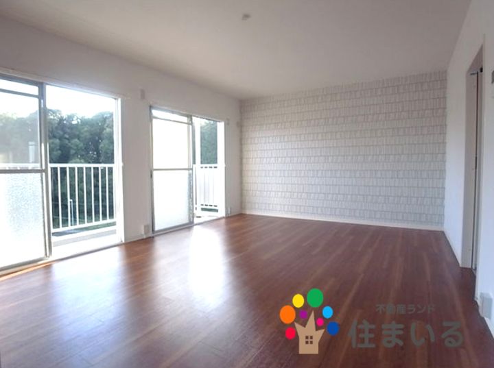 愛知県名古屋市緑区鳴海町字乙子山(マンション)の賃貸物件の居間