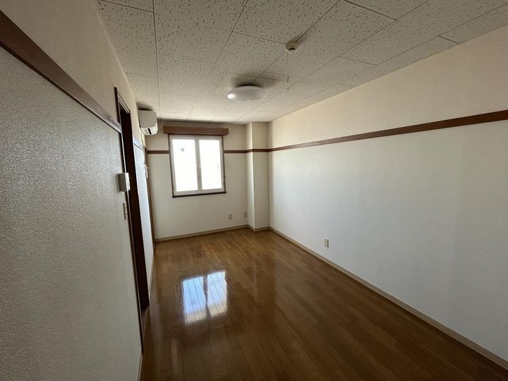 ヘルメスOBARAの居間