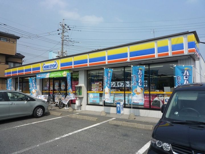 フラットTの周辺