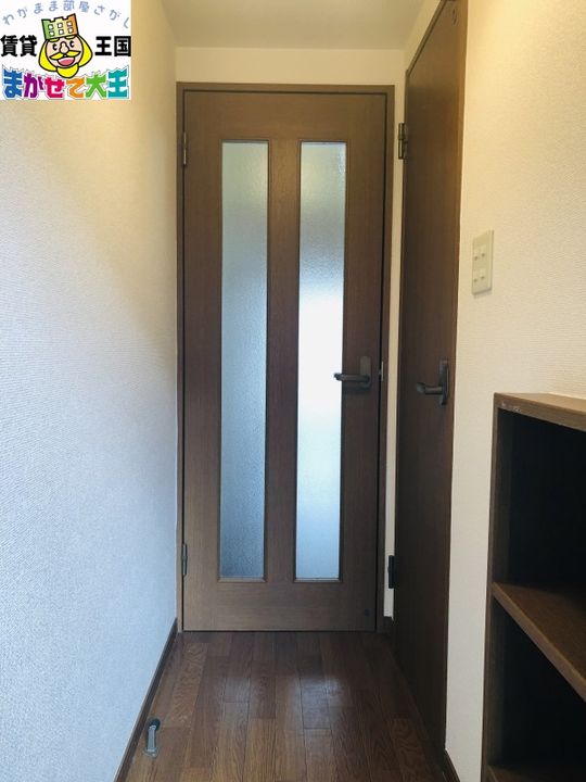 メイプル東小島の玄関