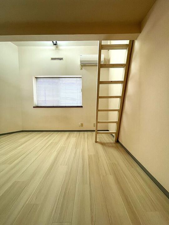 キャッスル東幸の内装