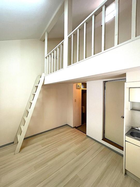 キャッスル東幸の内装