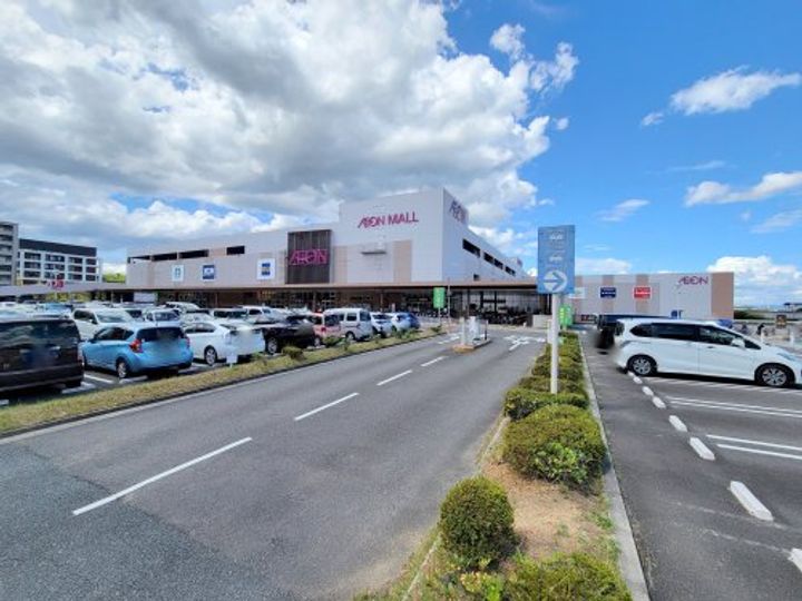 グランドパレス学園前C棟の周辺