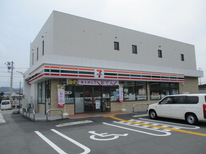 セレクションジュンの周辺