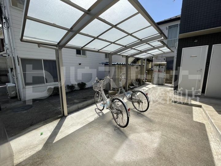 レジデンス北綾瀬の地図