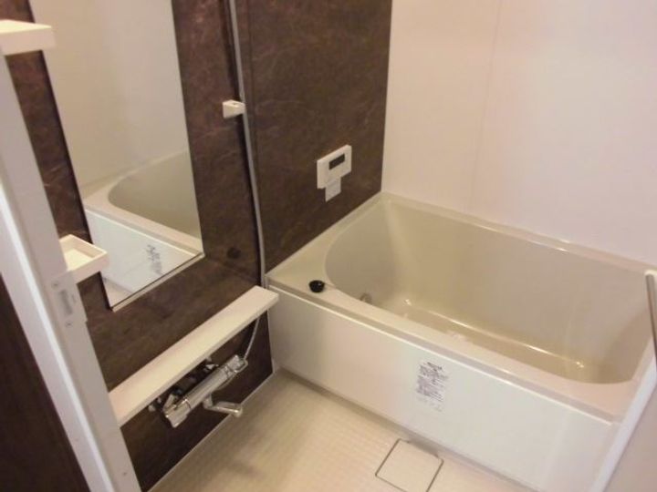 ファンロジュマンIIの風呂