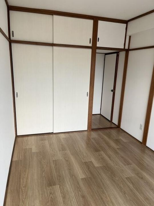 黄金山ハイツの居間