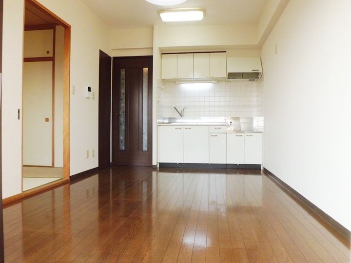 神奈川県横浜市鶴見区駒岡2(マンション)の賃貸物件の居間