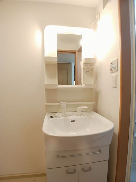 山口県宇部市小松原町2(マンション)の賃貸物件の内装