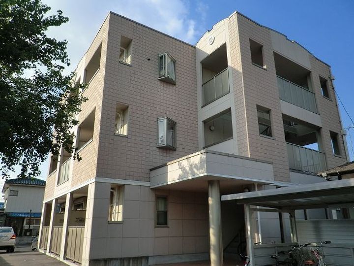 山口県宇部市小松原町2(マンション)の賃貸物件の外観