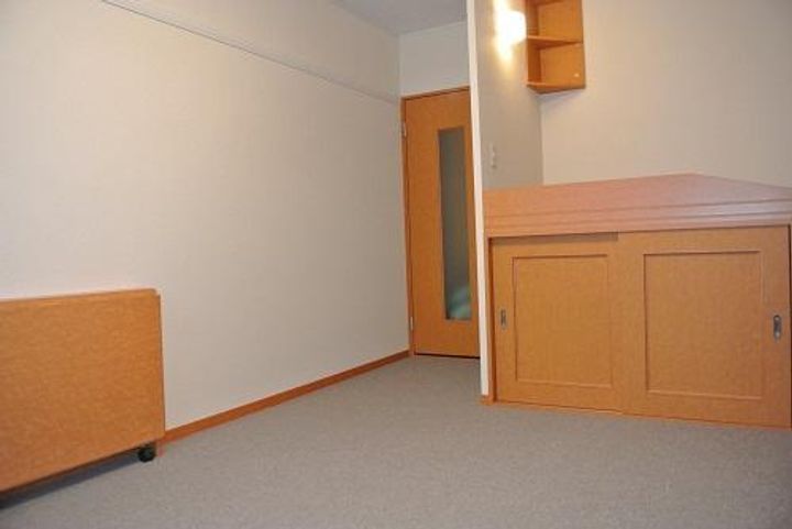 レオパレス扇山の居間