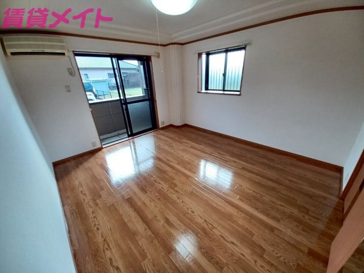 Elegant house 桜の居間