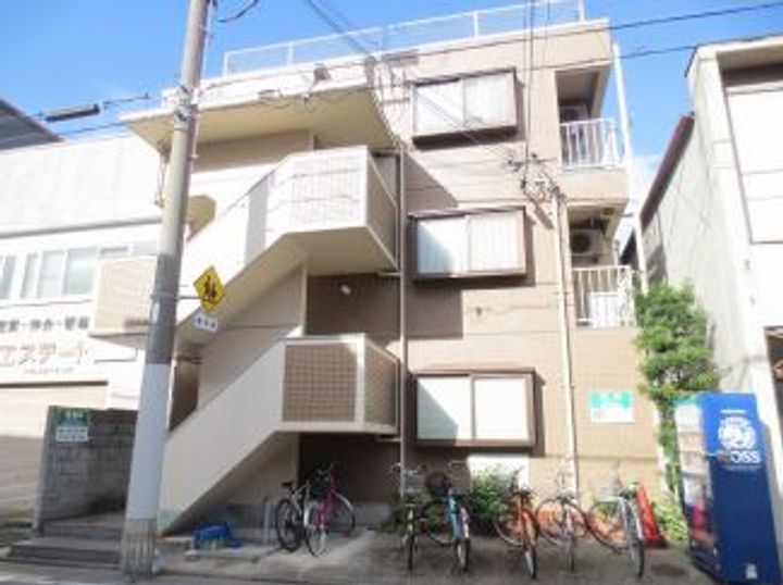 マンションカツマの外観