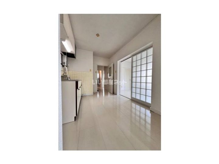 エメラルド熊本の居間