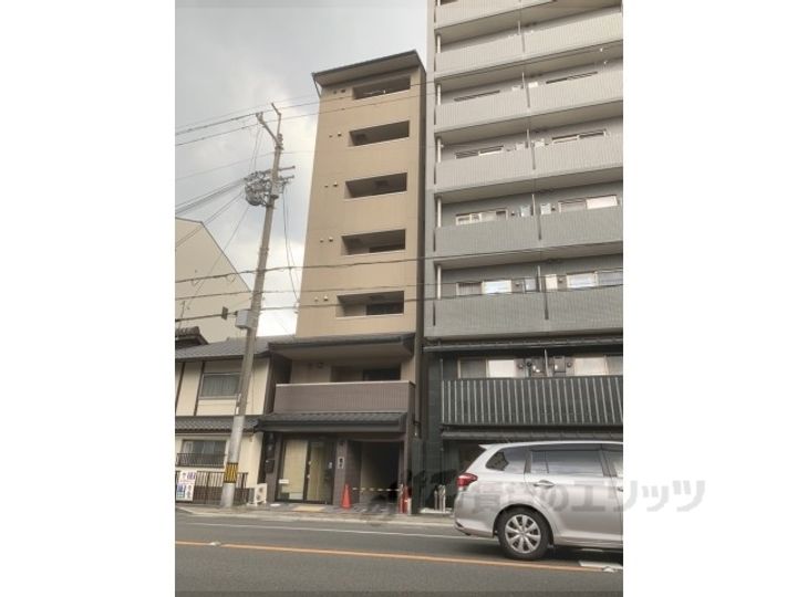 ロータス西陣の外観