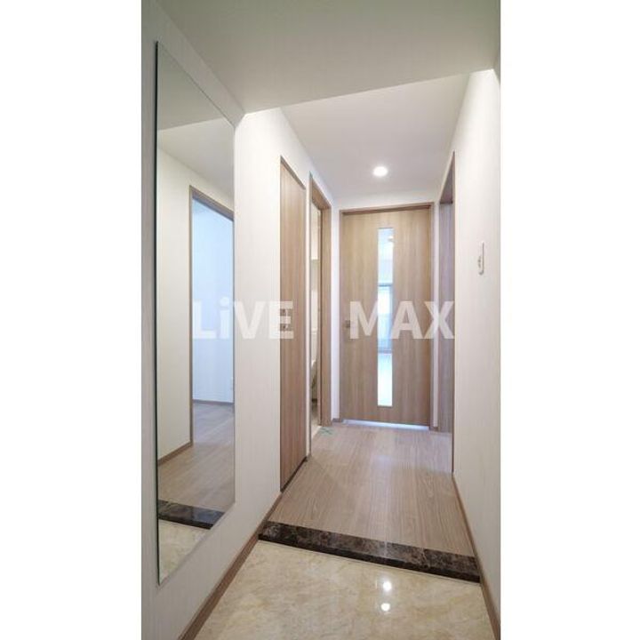 東京都足立区西新井7(マンション)の賃貸物件の玄関