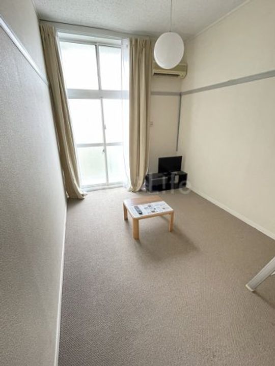 レオパレス片倉の居間