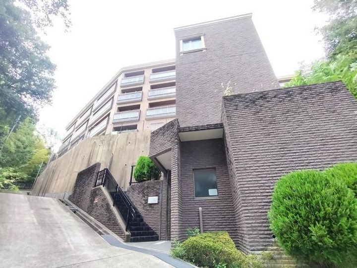 ザ・岡本プレミアムの外観