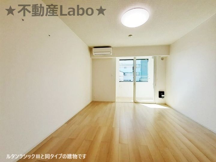 徳島県徳島市伊月町3(アパート)の賃貸物件の居間