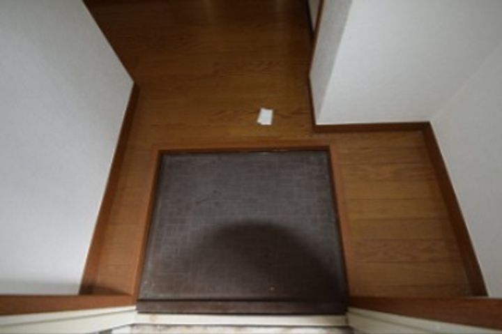 神奈川県秦野市曽屋(アパート)の賃貸物件の玄関