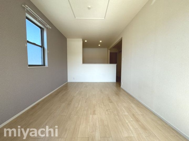 コンフォール矢三 Cの居間