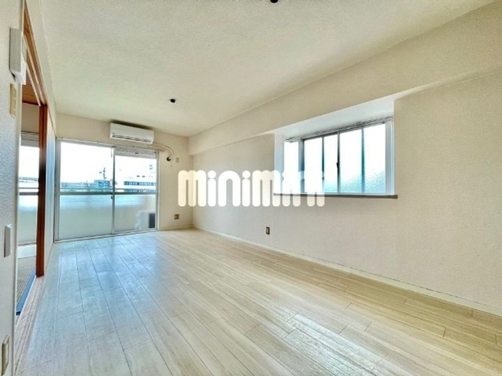 ドミール藤治の居間