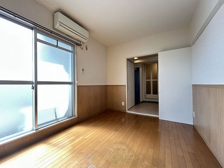 グランハイム下鴨の居間