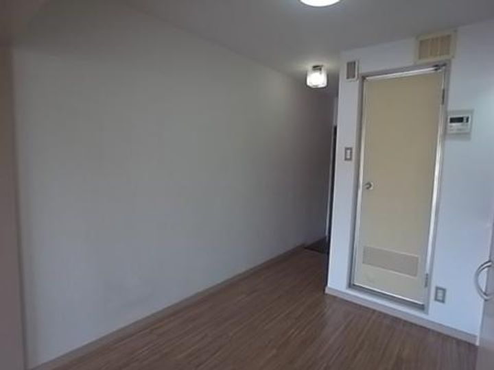 ロードサイドサガの居間