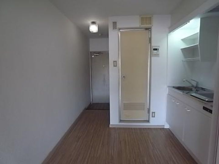 ロードサイドサガの居間