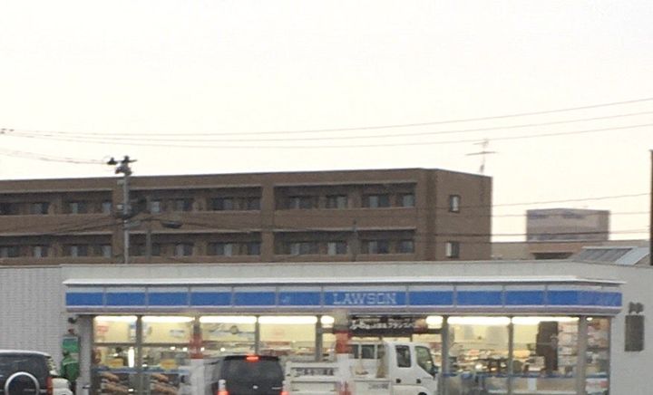 アヴニールの周辺