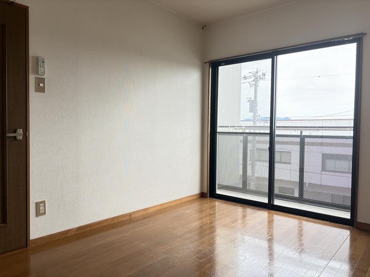 コーポ満月の居間