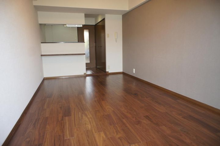 シャルム98の居間