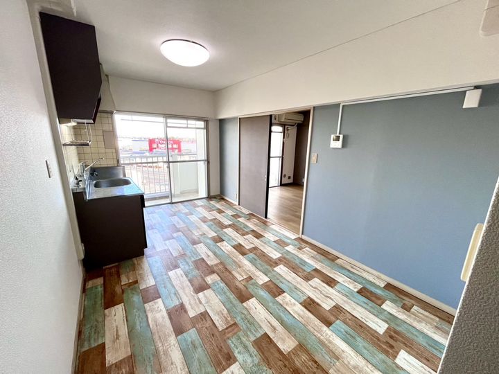 五十嵐ビルの居間