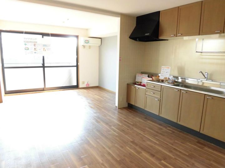 広島県広島市佐伯区利松1(アパート)の賃貸物件の居間