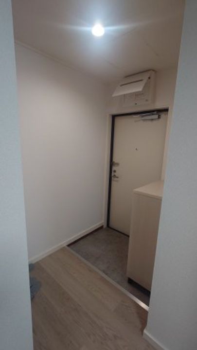 東園田マンションの玄関