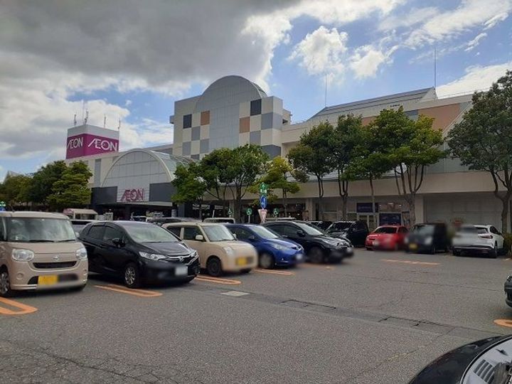 レガーロの周辺
