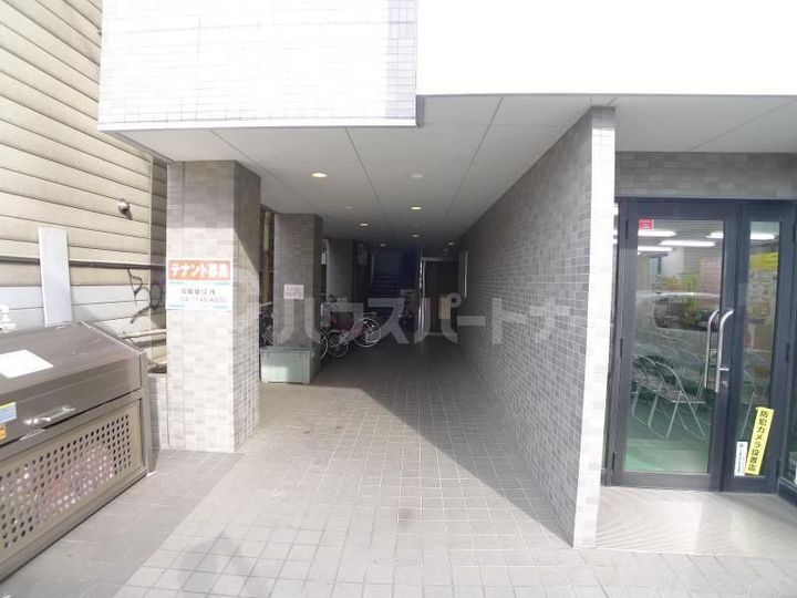 青春柏ビルの地図