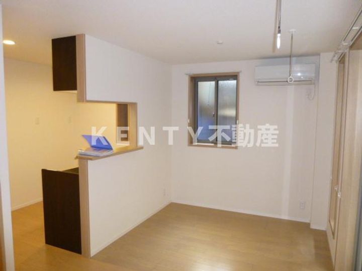 TKBase ティーケーベースの居間