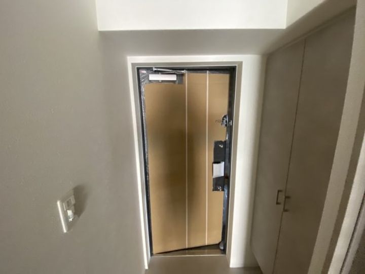 大阪府東大阪市長瀬町1(マンション)の賃貸物件の玄関