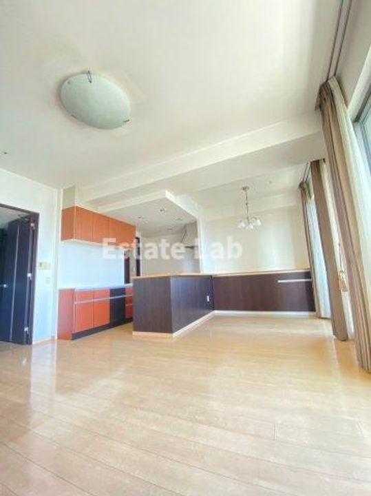 ライオンズタワー神戸・旧居留地の居間