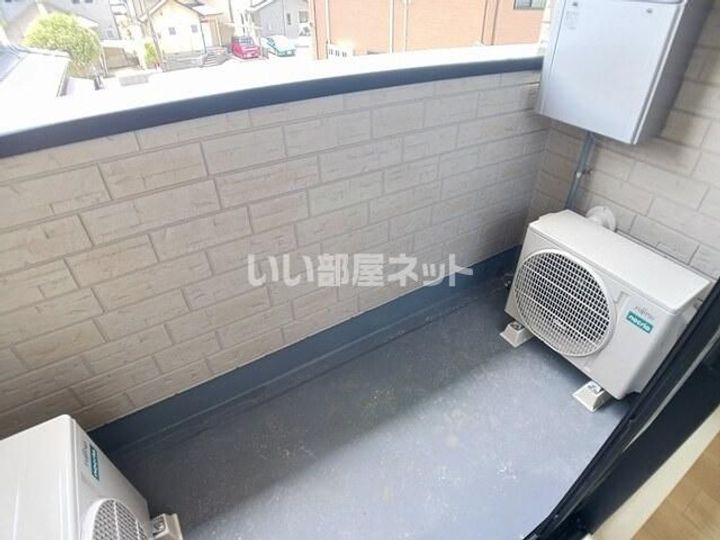 アルバ 涼の内装