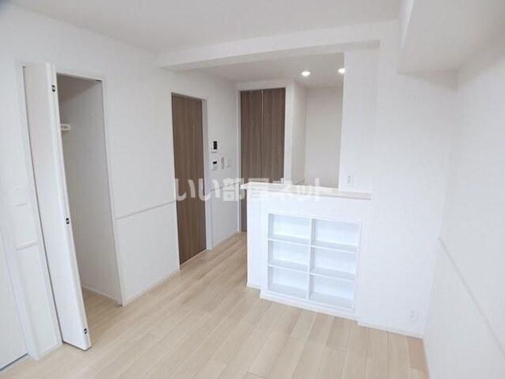 アルバ 涼の内装