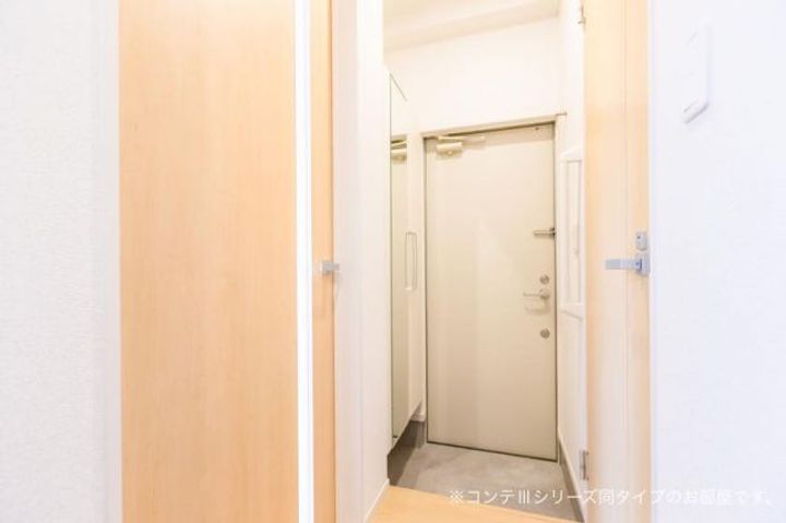 ファルファーラの玄関