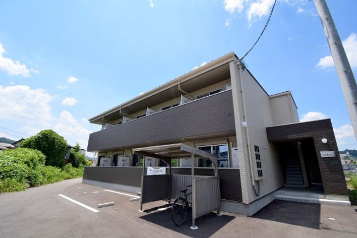 広島県三次市十日市西1(アパート)の賃貸物件の外観