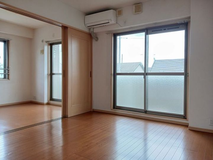 栃木県宇都宮市西川田本町4(マンション)の賃貸物件の居間