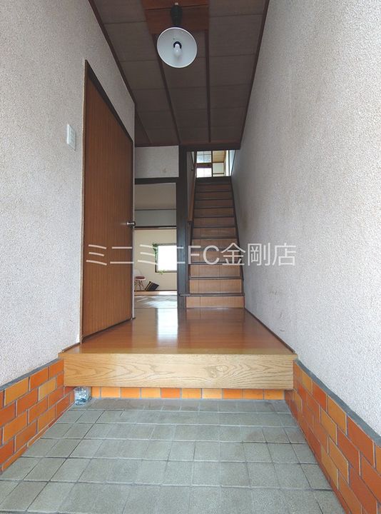 大阪府河内長野市野作町(一戸建)の賃貸物件の玄関